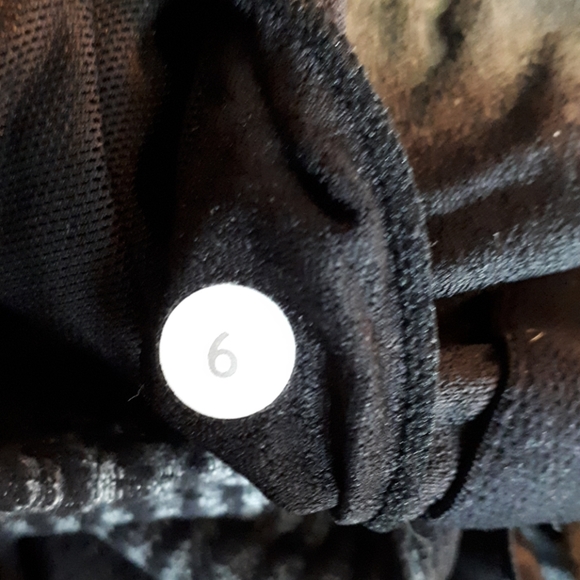 Lululemon power technique tank size 6 belly hider - Picture 7 of 8